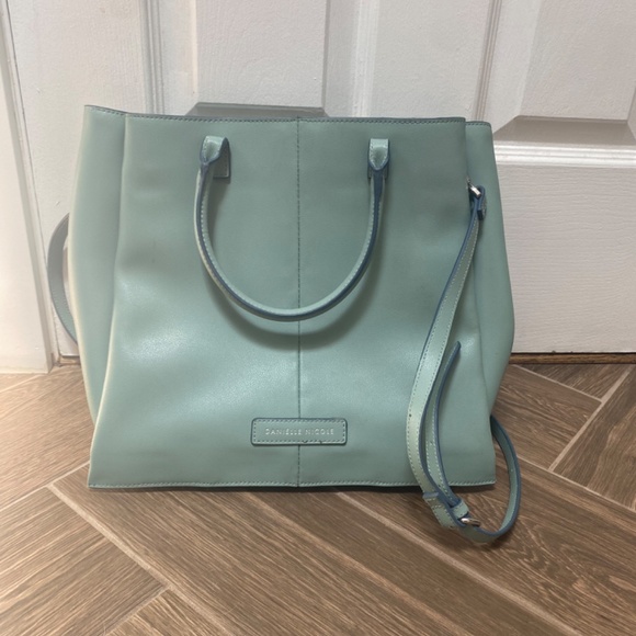Danielle Nicole Everly Tote - Picture 2 of 4
